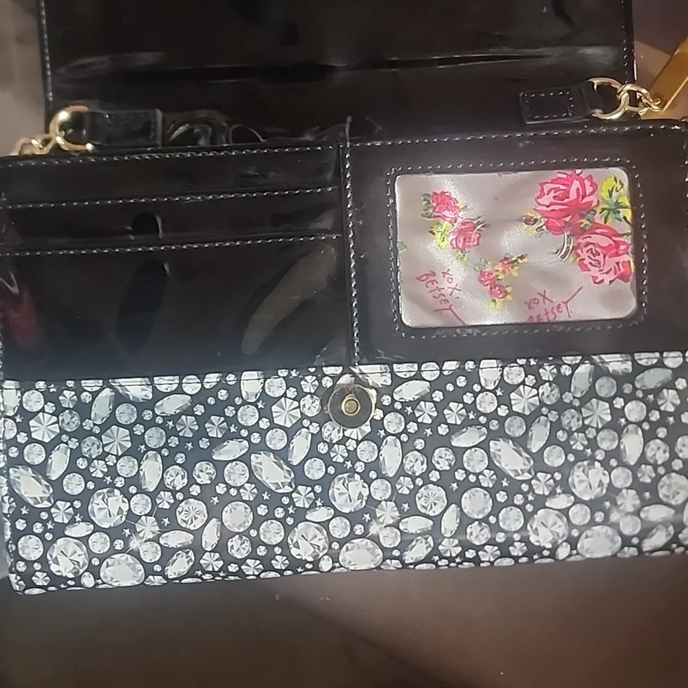 Betsey Johnson Diamonds Are A Girls Best Friend Crossbody EUC - Picture 6 of 8